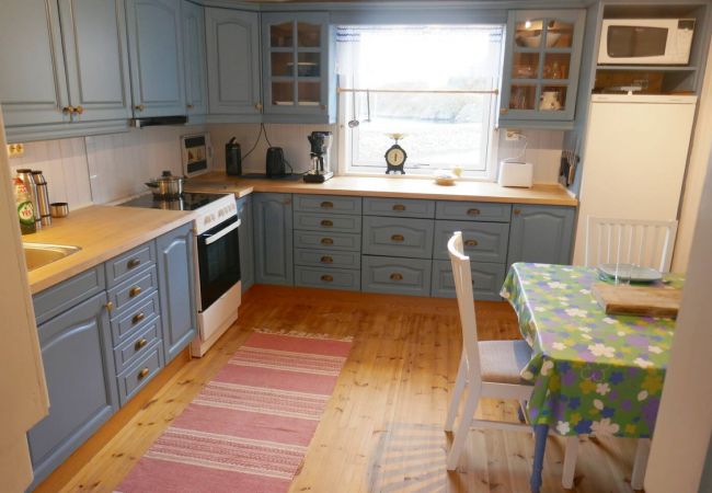 Hus i Flakstad - Seafront Holiday Home close to Reine, Lofoten Hus i Flakstad - Seafront Holiday Home close to Reine, Lofoten