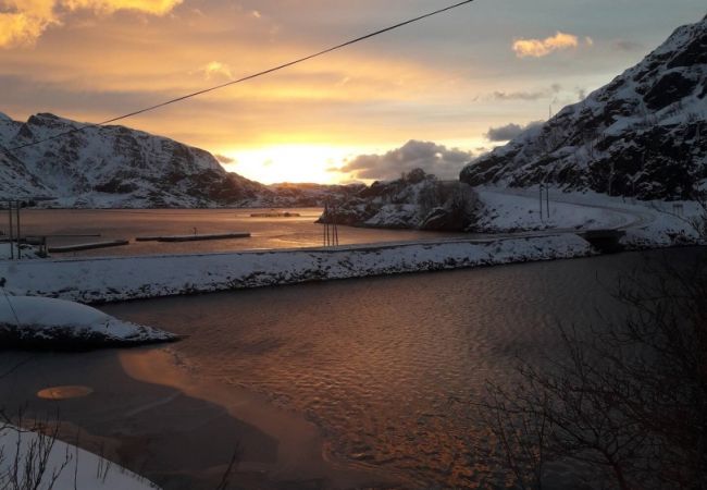 Hus i Flakstad - Seafront Holiday Home close to Reine, Lofoten Hus i Flakstad - Seafront Holiday Home close to Reine, Lofoten