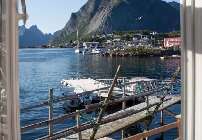 Hytte i Moskenes - Supersentral autentisk rorbu på Reine i Lofoten