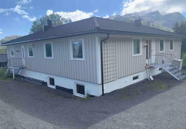 Hus i Flakstad - Big house in amazing Napp, Lofoten