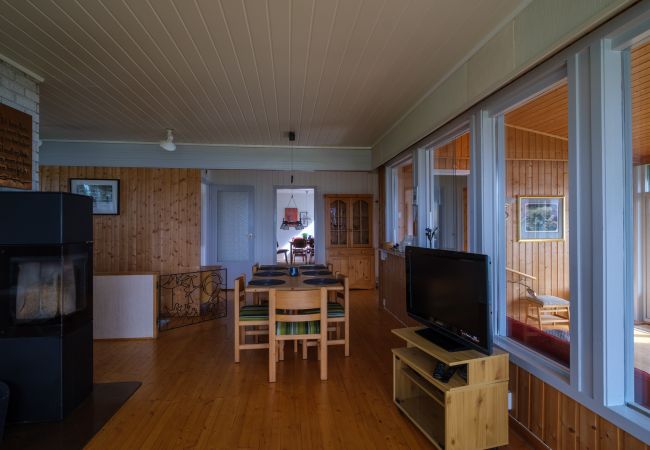 Hytte i Flakstad - Nordbo - unik plass med utsikt over Rambergstranda Hytte i Flakstad - Nordbo - unik plass med utsikt over Rambergstranda