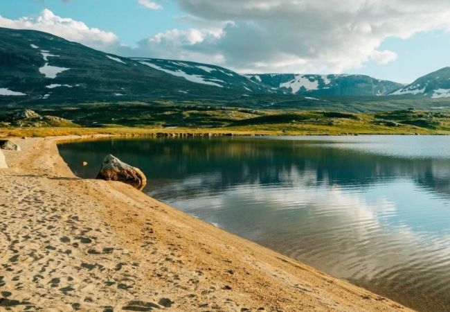 Hytte i Hol - Koselig hytte med usjenert og solrik beliggenhet Hytte i Hol - Koselig hytte med usjenert og solrik beliggenhet