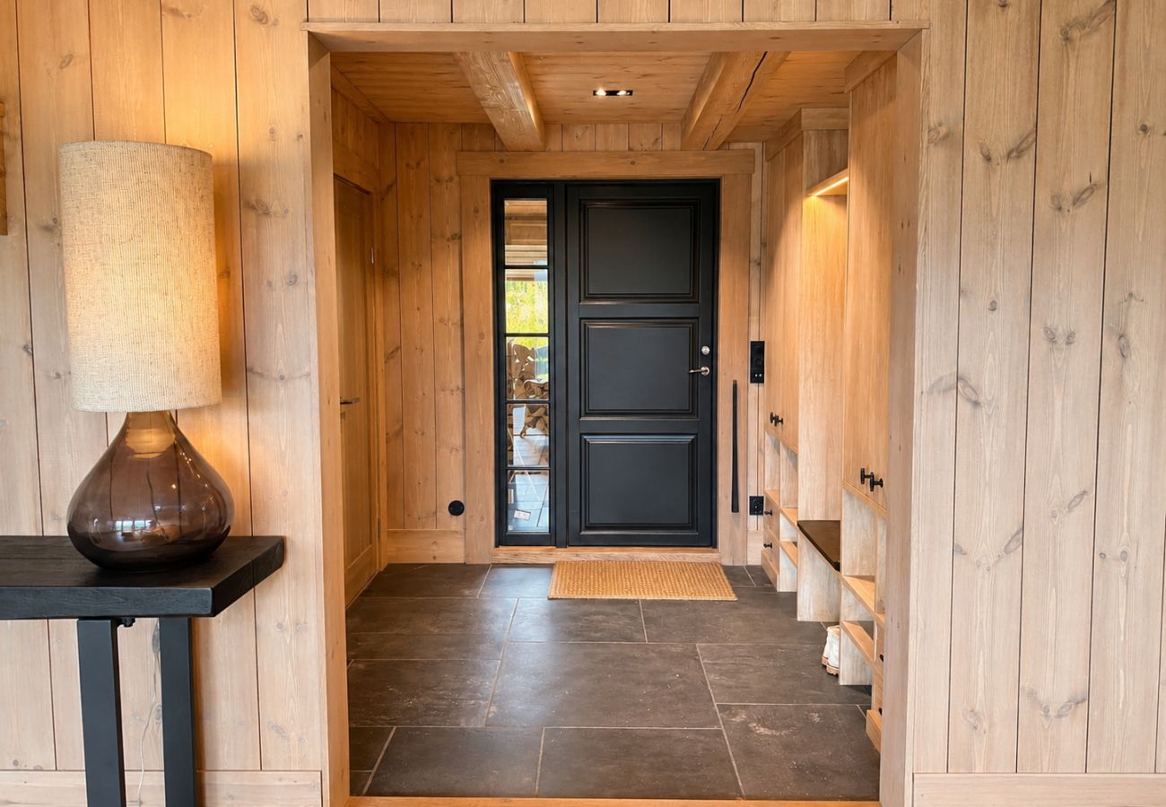 Villa i Hol - Stor Moderne hytte-nydelige omgivelser-10min fra Geilo