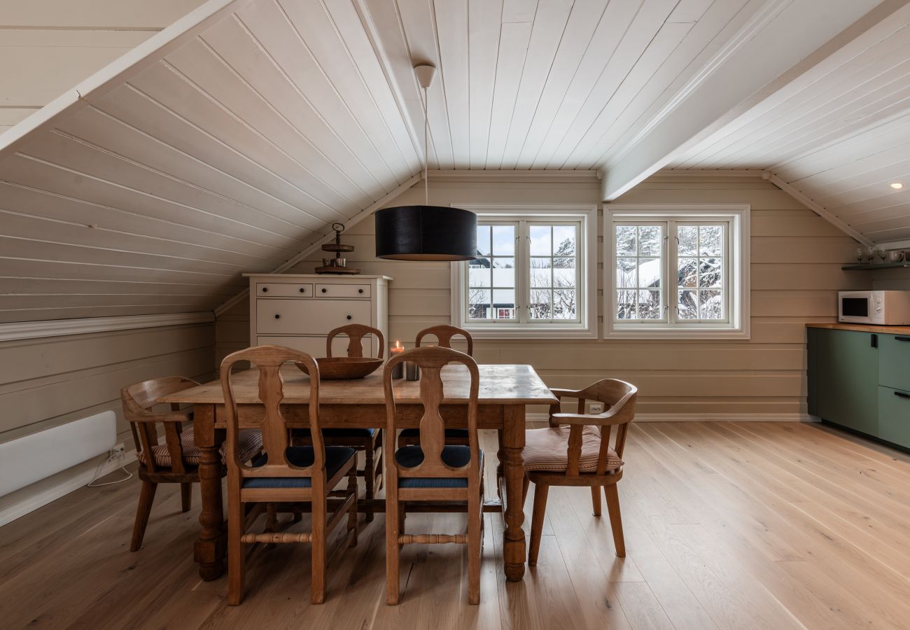 Hus i Hol - Sentralt plassert hytte til leie på Geilo – Perfekt for alle årstider!