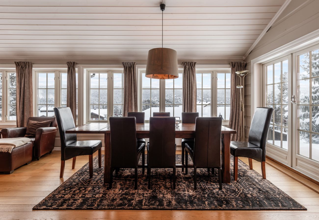 Hus i Hol - Sentralt plassert hytte til leie på Geilo – Perfekt for alle årstider!