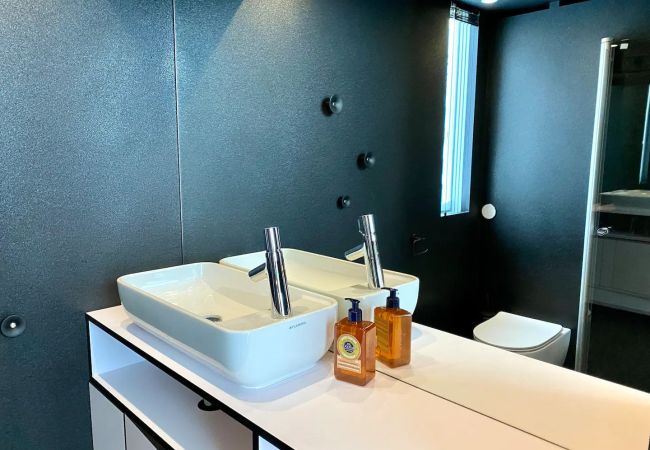 Studioleilighet i Flakstad - Minihus ved Havet 5 – Spektakulær Utsikt Studioleilighet i Flakstad - Minihus ved Havet 5 – Spektakulær Utsikt