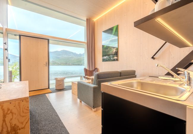 Studioleilighet i Flakstad - Minihus ved Havet 5 – Spektakulær Utsikt Studioleilighet i Flakstad - Minihus ved Havet 5 – Spektakulær Utsikt