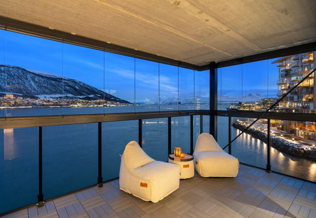 Leilighet i Tromsø - Premium Waterfront Apartment with Stunning View Leilighet i Tromsø - Premium Waterfront Apartment with Stunning View