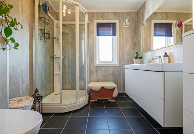 Hus i Flakstad - Feriehus i Sund, Lofoten Hus i Flakstad - Feriehus i Sund, Lofoten