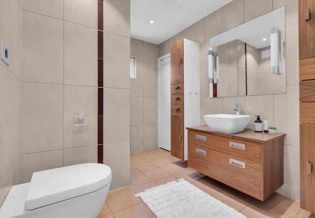 Leilighet i Tromsø - Treromsleilighet - Sentrumsnært og moderne Leilighet i Tromsø - Treromsleilighet - Sentrumsnært og moderne