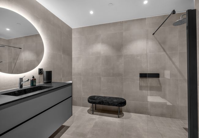 Leilighet i Tromsø - Sentrum - Moderne og romslig leilighet med byutsikt Leilighet i Tromsø - Sentrum - Moderne og romslig leilighet med byutsikt