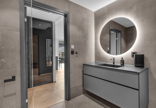 Leilighet i Tromsø - Sentrum - Moderne og romslig leilighet med byutsikt Leilighet i Tromsø - Sentrum - Moderne og romslig leilighet med byutsikt