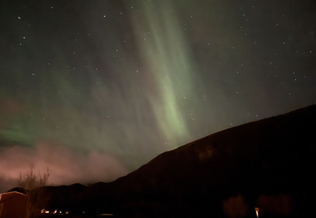 Hytte i Vestvågøy - Feriehus ved sjøen, Lofoten