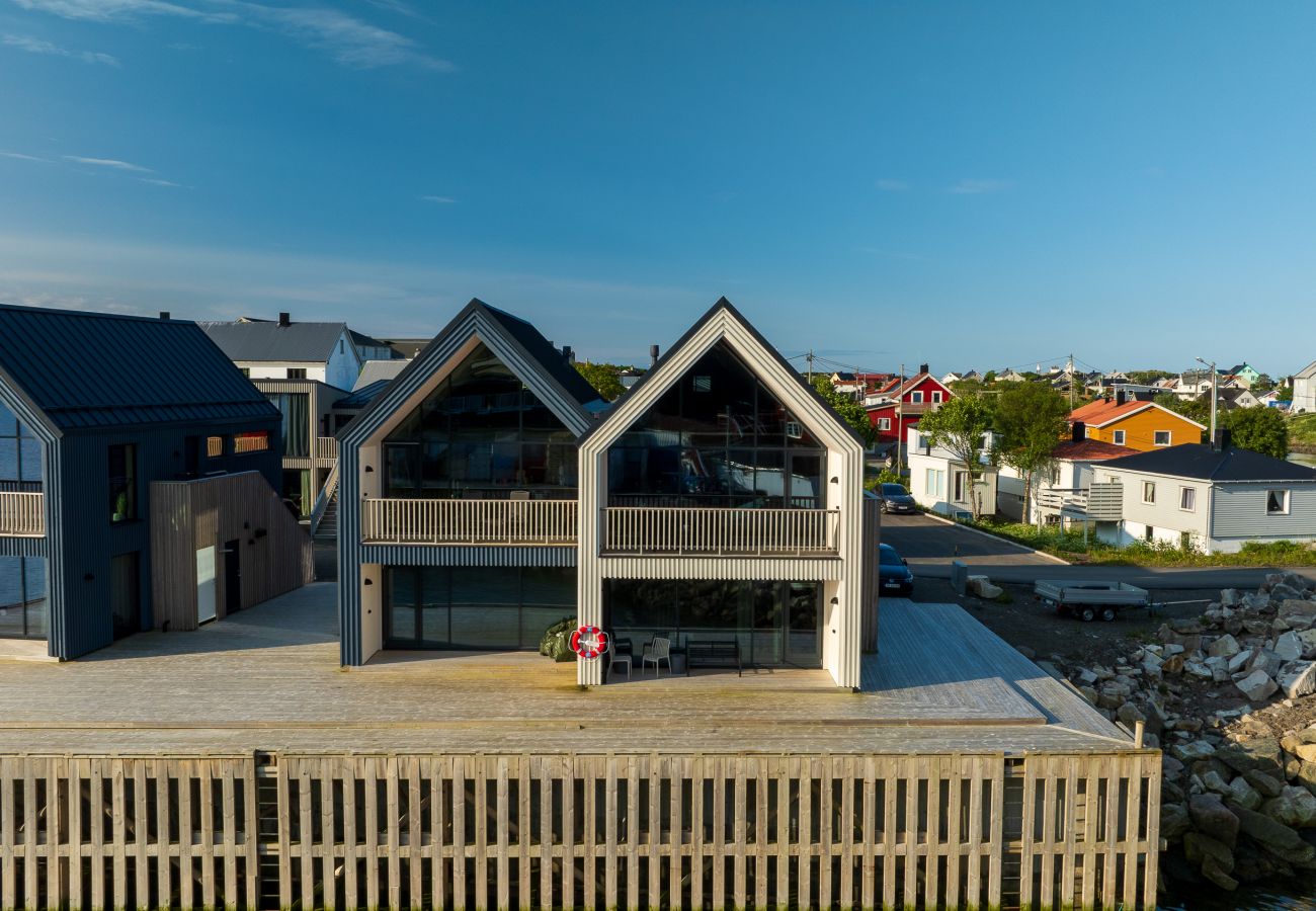 Leilighet i Vågan - Modern sea front apartment with up to 8 beds