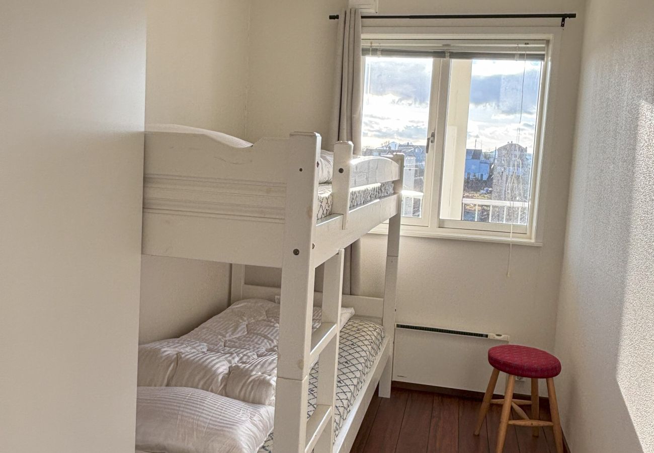 Leilighet i Vågan - Apartment by the sea in Henningsvær