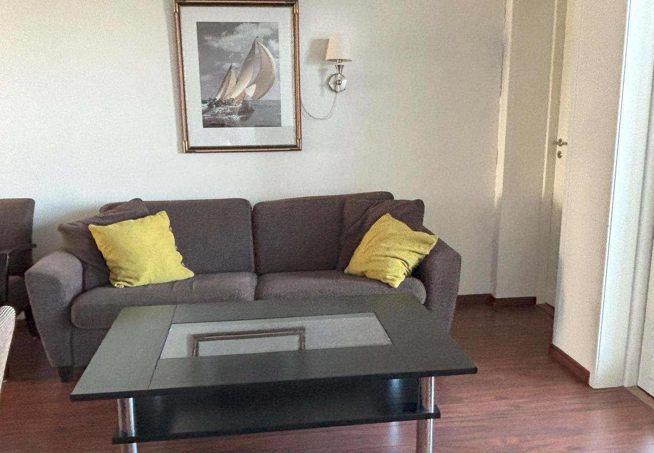 Leilighet i Vågan - Apartment by the sea in Henningsvær
