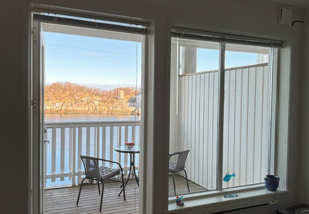 Leilighet i Vågan - Apartment by the sea in Henningsvær