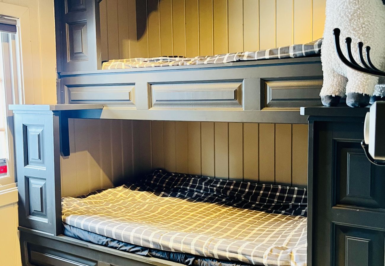 Hytte i Gol - Sjarmerende familiehytte med badstue i vakre Valdres