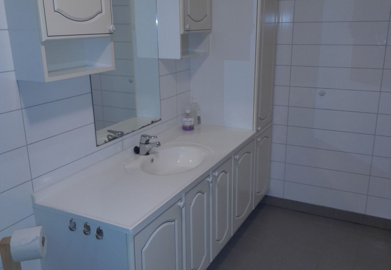 Leilighet i Vestvågøy - Gravdal Basement Apartment