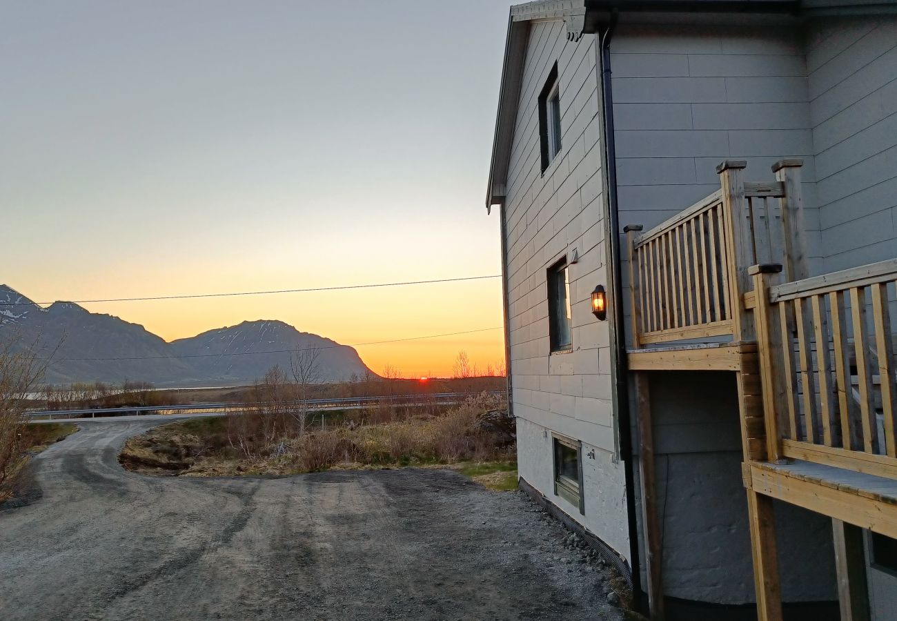 Hus i Vestvågøy - Spacious Oceanfront house in the Heart of Lofoten 