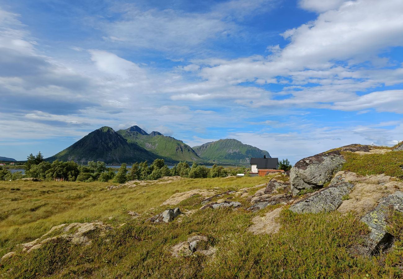 Hus i Vestvågøy - Spacious Oceanfront house in the Heart of Lofoten 