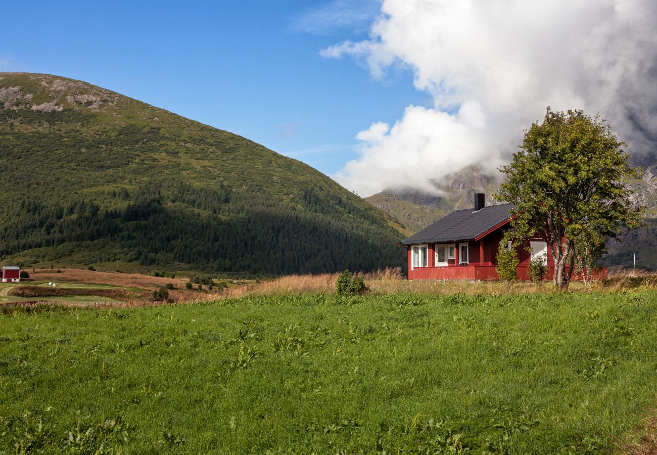 Hytte i Vestvågøy - Private cabin by the sea, Lofoten