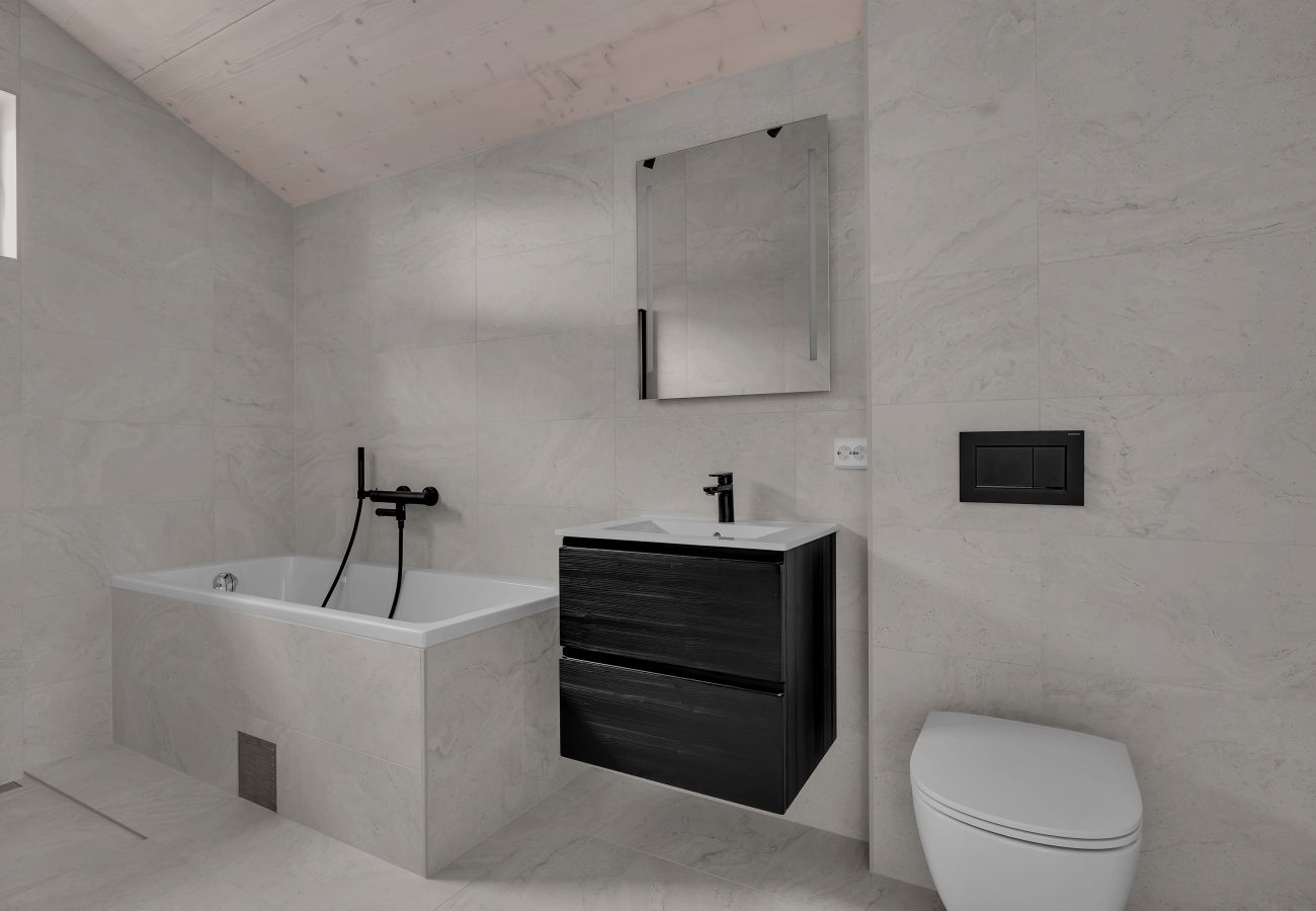 Hus i Tromsø - Pinewood Urban Red Lodge
