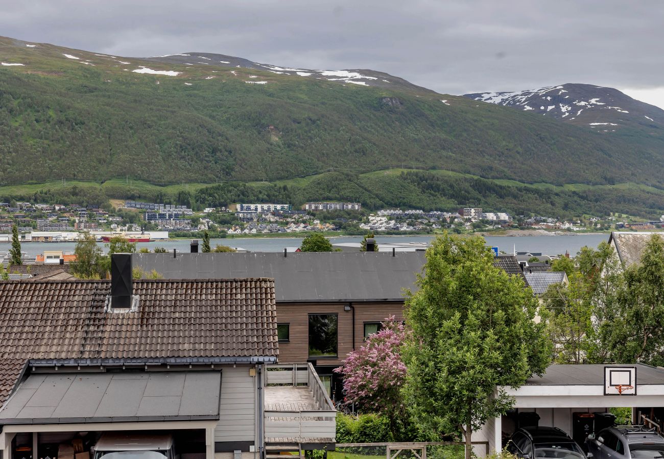 Hus i Tromsø - Pinewood Urban Red Lodge