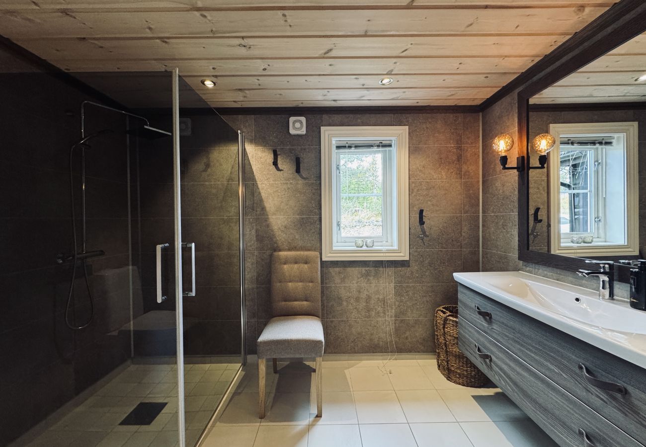 Hytte i Gol - Spacious cabin in the mountains
