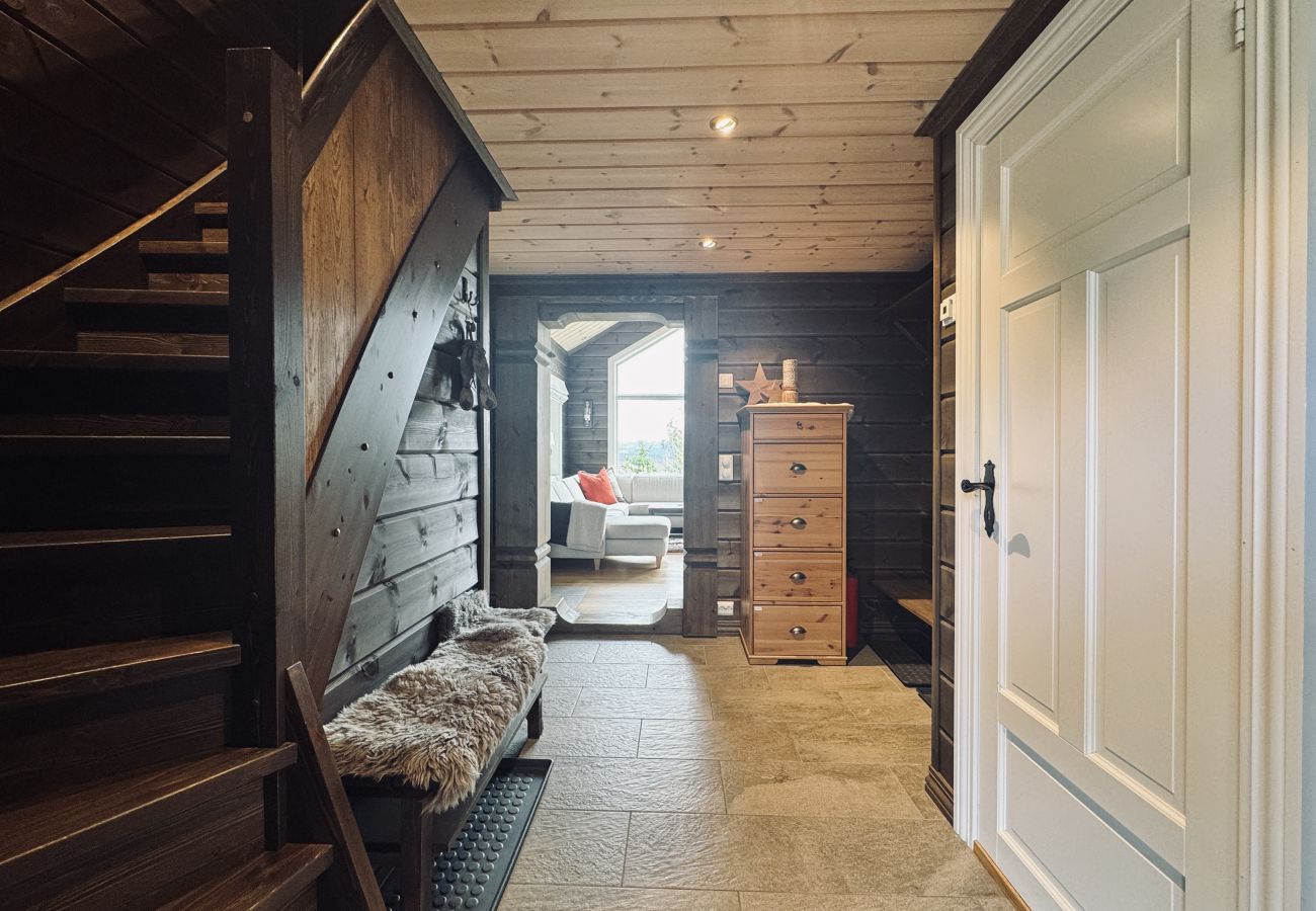 Hytte i Gol - Spacious cabin in the mountains