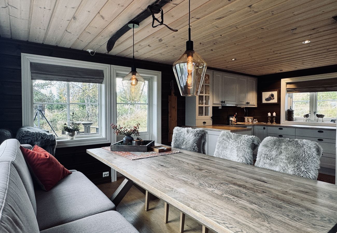 Hytte i Gol - Spacious cabin in the mountains