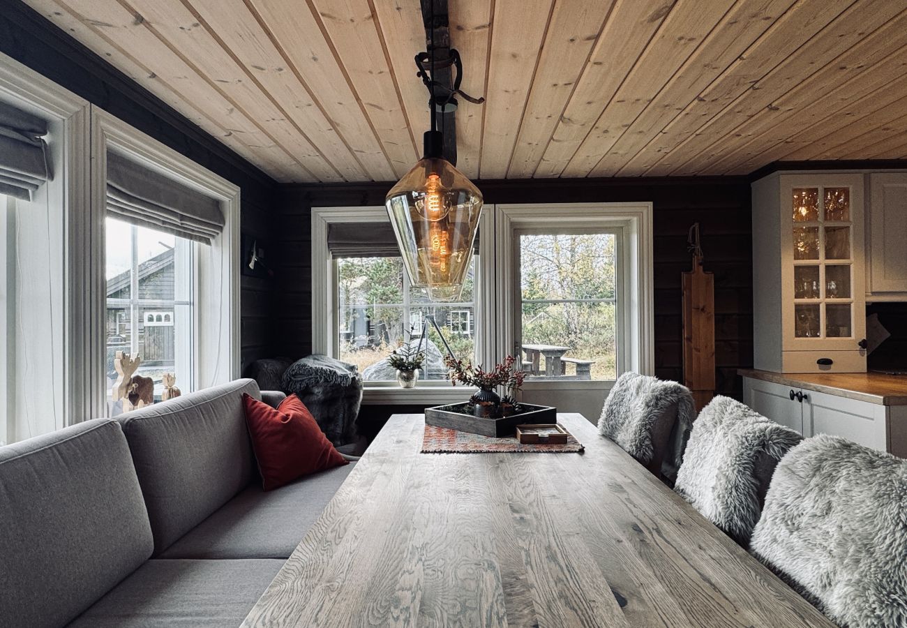 Hytte i Gol - Spacious cabin in the mountains
