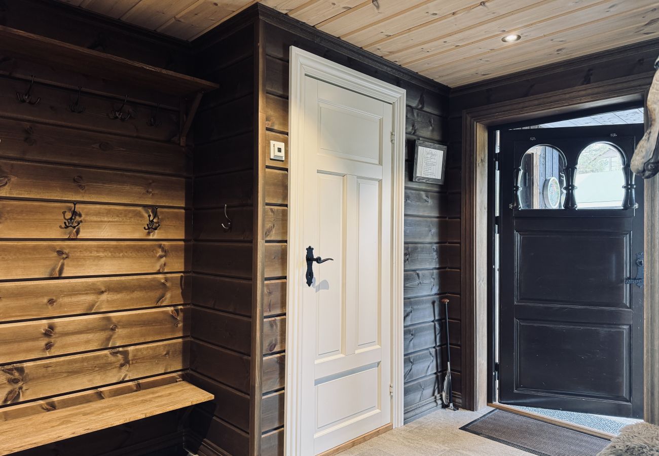 Hytte i Gol - Spacious cabin in the mountains