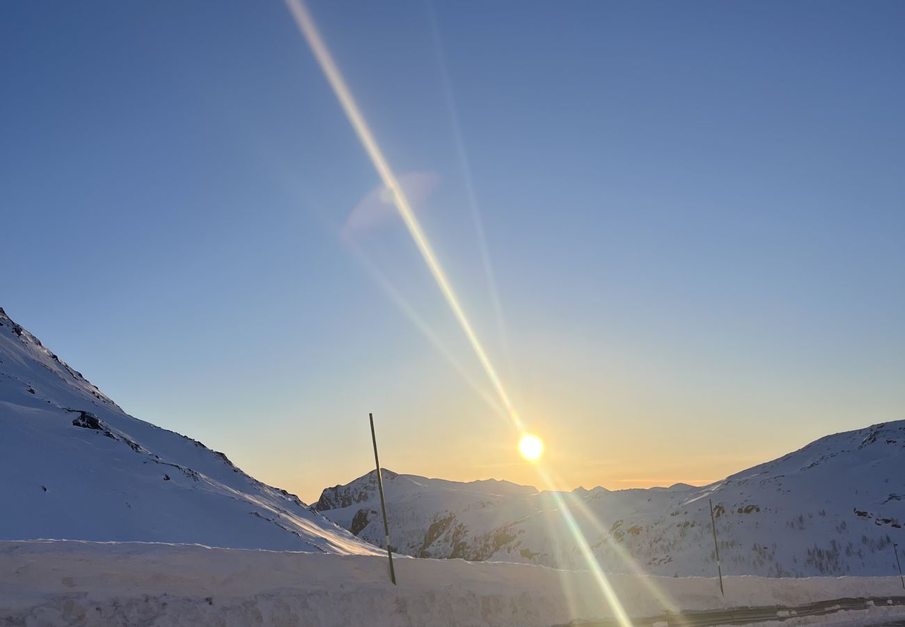 Hus i Senja - Fantastisk hus med sjøtomt i Gryllefjord