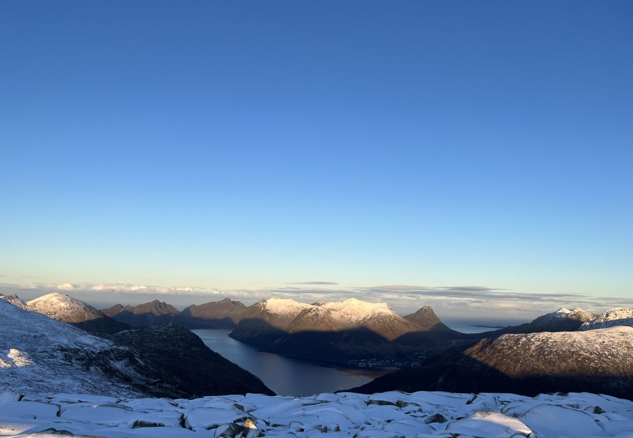 Hus i Senja - Fantastisk hus med sjøtomt i Gryllefjord