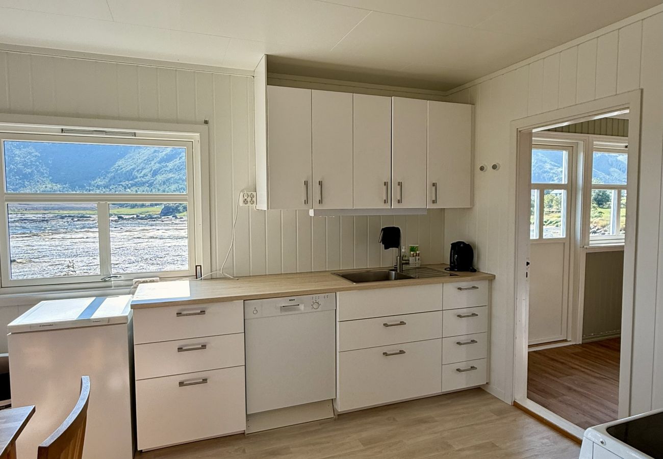 Hus i Vestvågøy - Peaceful retreat in Lofoten