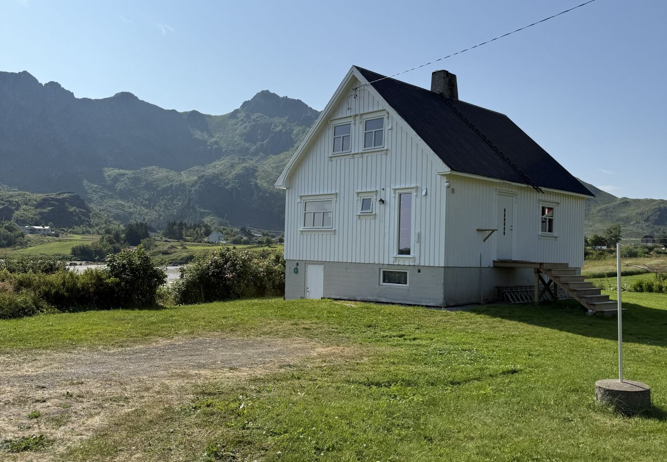 Hus i Vestvågøy - Peaceful retreat in Lofoten