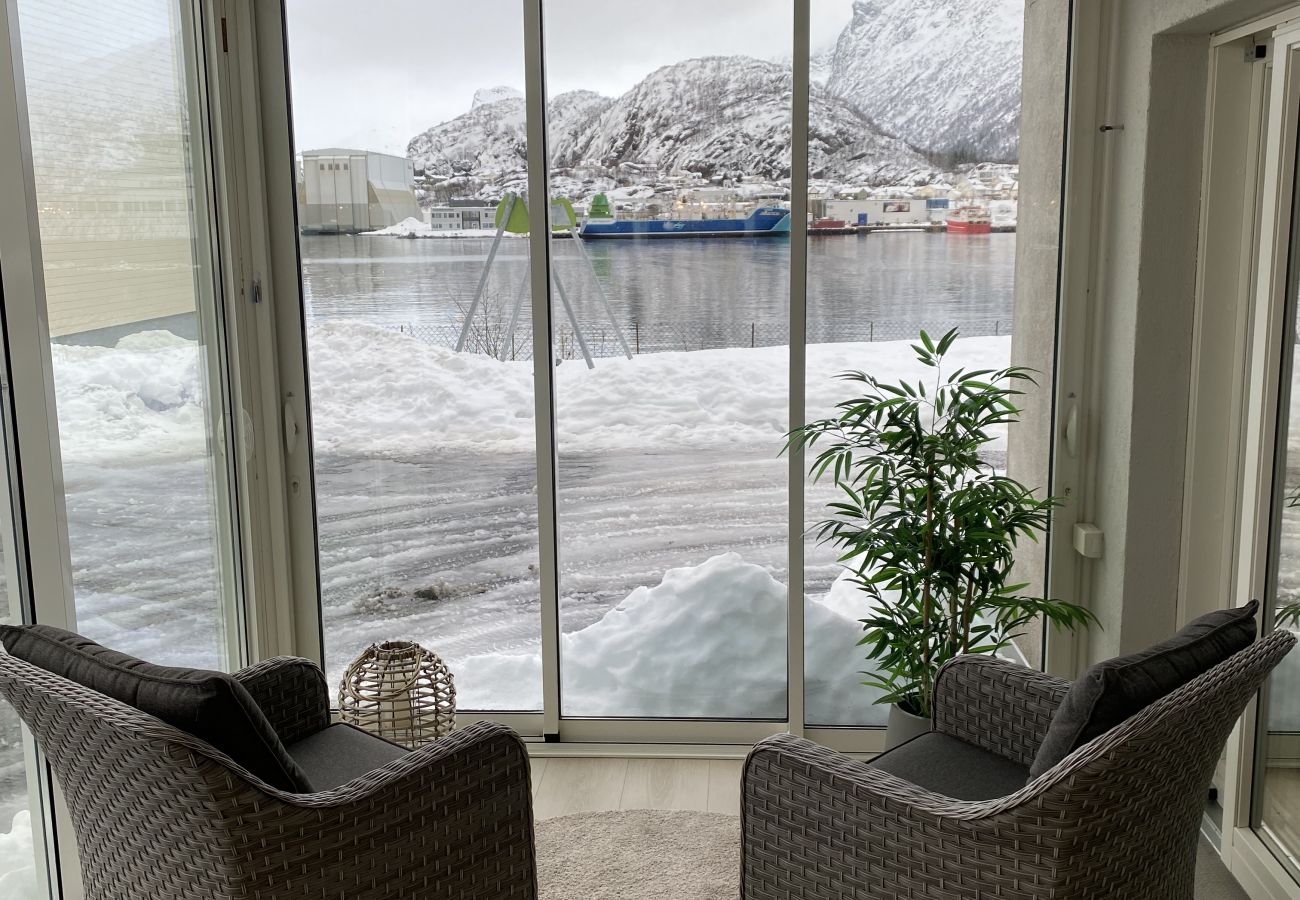 Leilighet i Vågan - Modern apartment with mountain and sea view