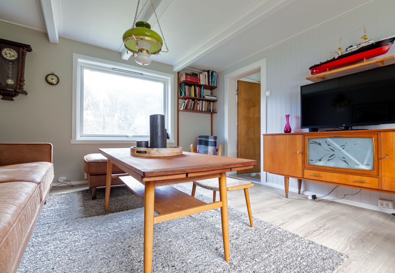 Hus i Vestvågøy - Heimly, cosy house in a fjord