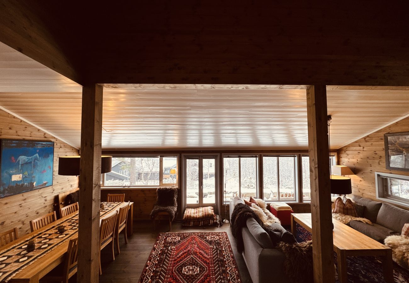 Hytte i Hol - Familiehytte med fantastisk beliggenhet i Vestlia