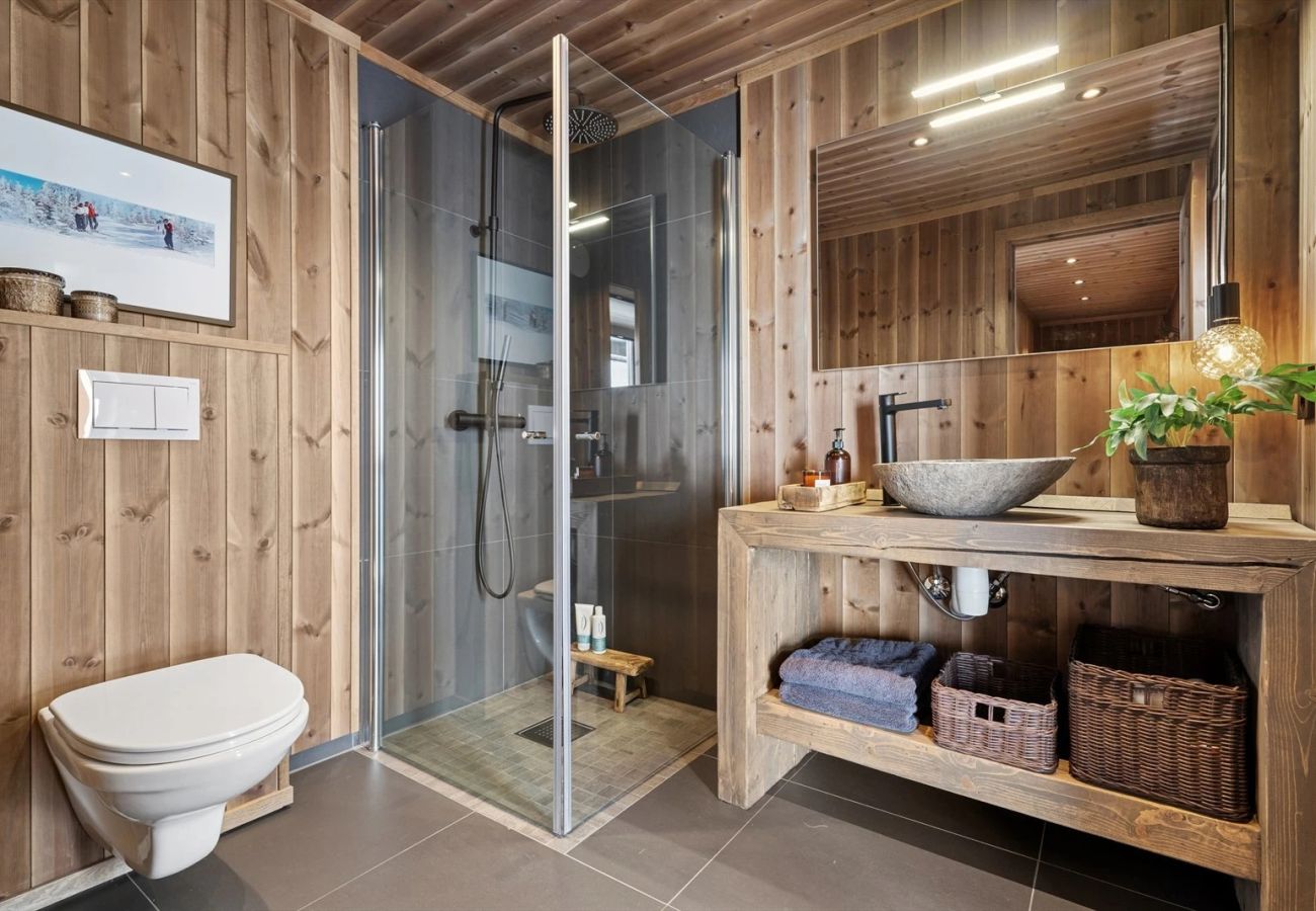 Hytte i Øyer - Stor familiehytte på Hafjell med ski in-ski out