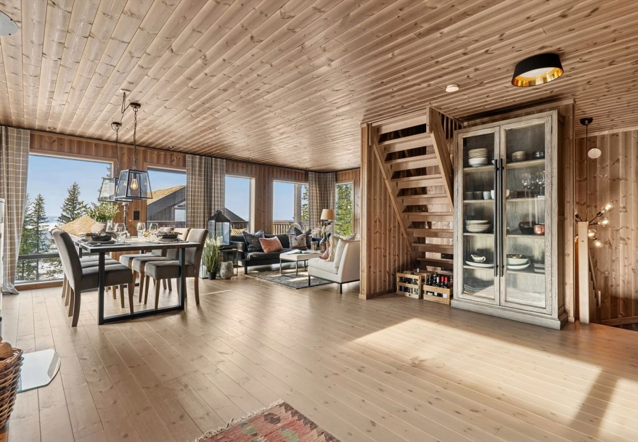 Hytte i Øyer - Stor familiehytte på Hafjell med ski in-ski out