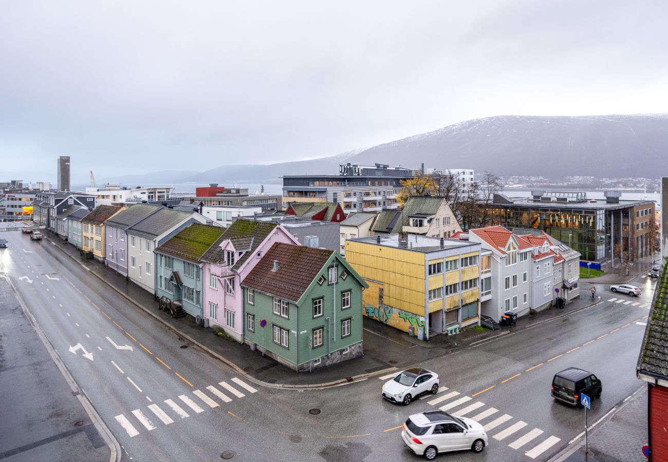 Leilighet i Tromsø - Moderne sentral toppleilighet med utsikt til fjellheisen og Tromsdalstind