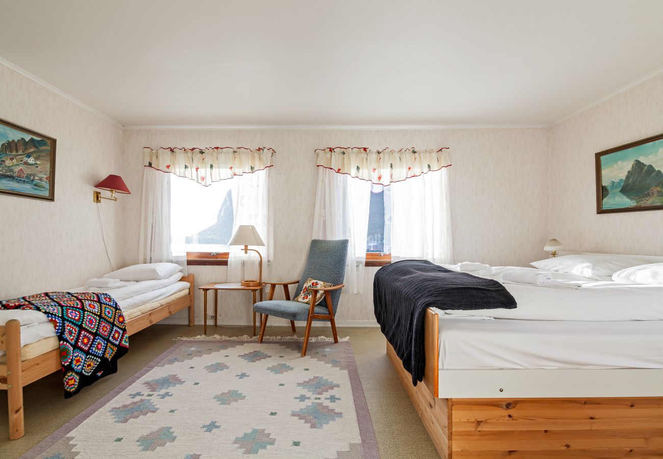 Hus i Moskenes - Valen Retro Home, Reine