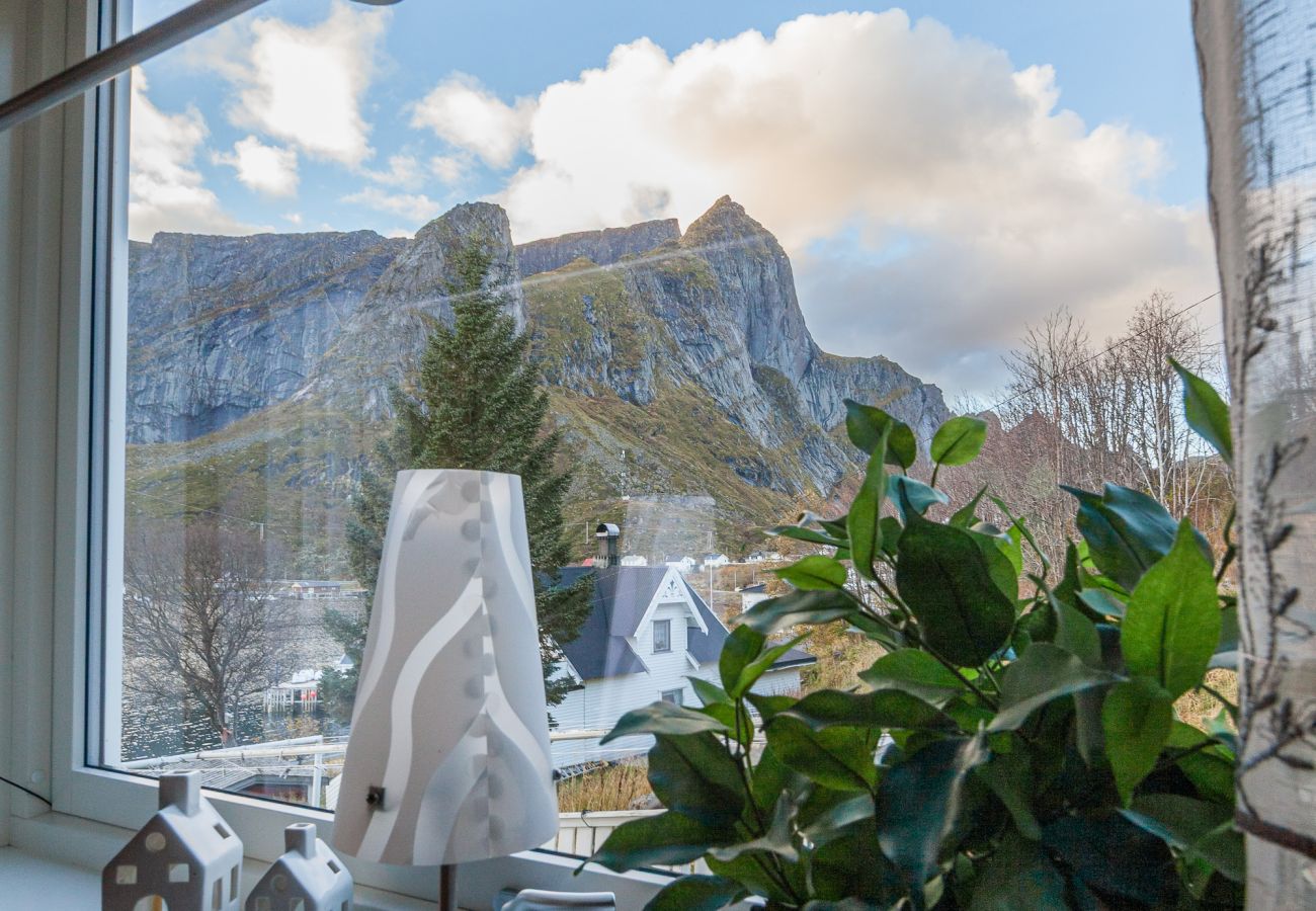 Hus i Moskenes - Valen Retro Home, Reine