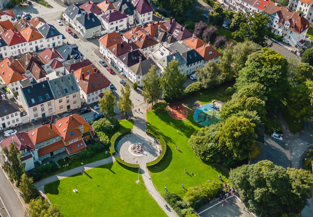 Leilighet i Bergen - Moderne leilighet med sjøgløtt og balkong