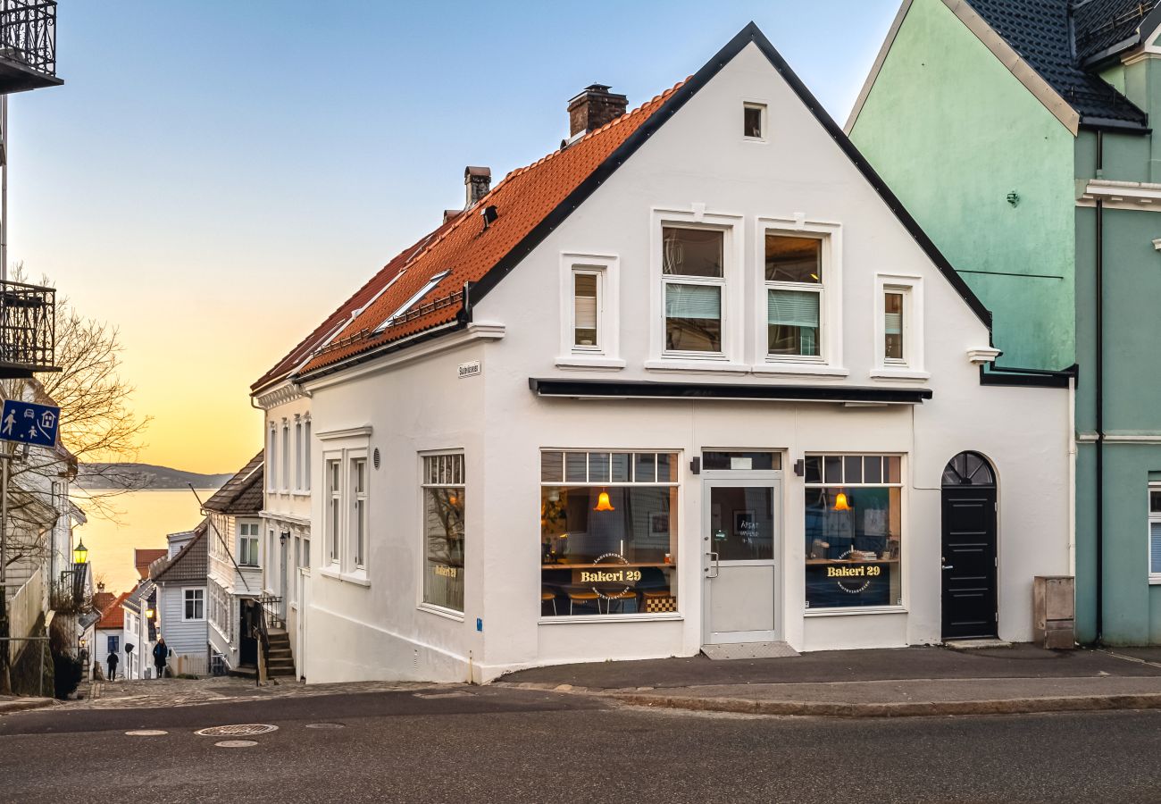 Leilighet i Bergen - Moderne leilighet med sjøgløtt og balkong