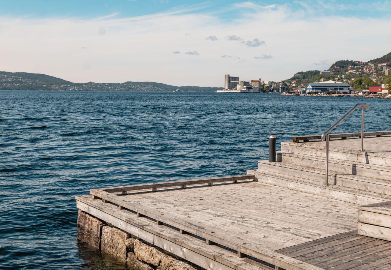 Leilighet i Bergen - Moderne leilighet med sjøgløtt og balkong