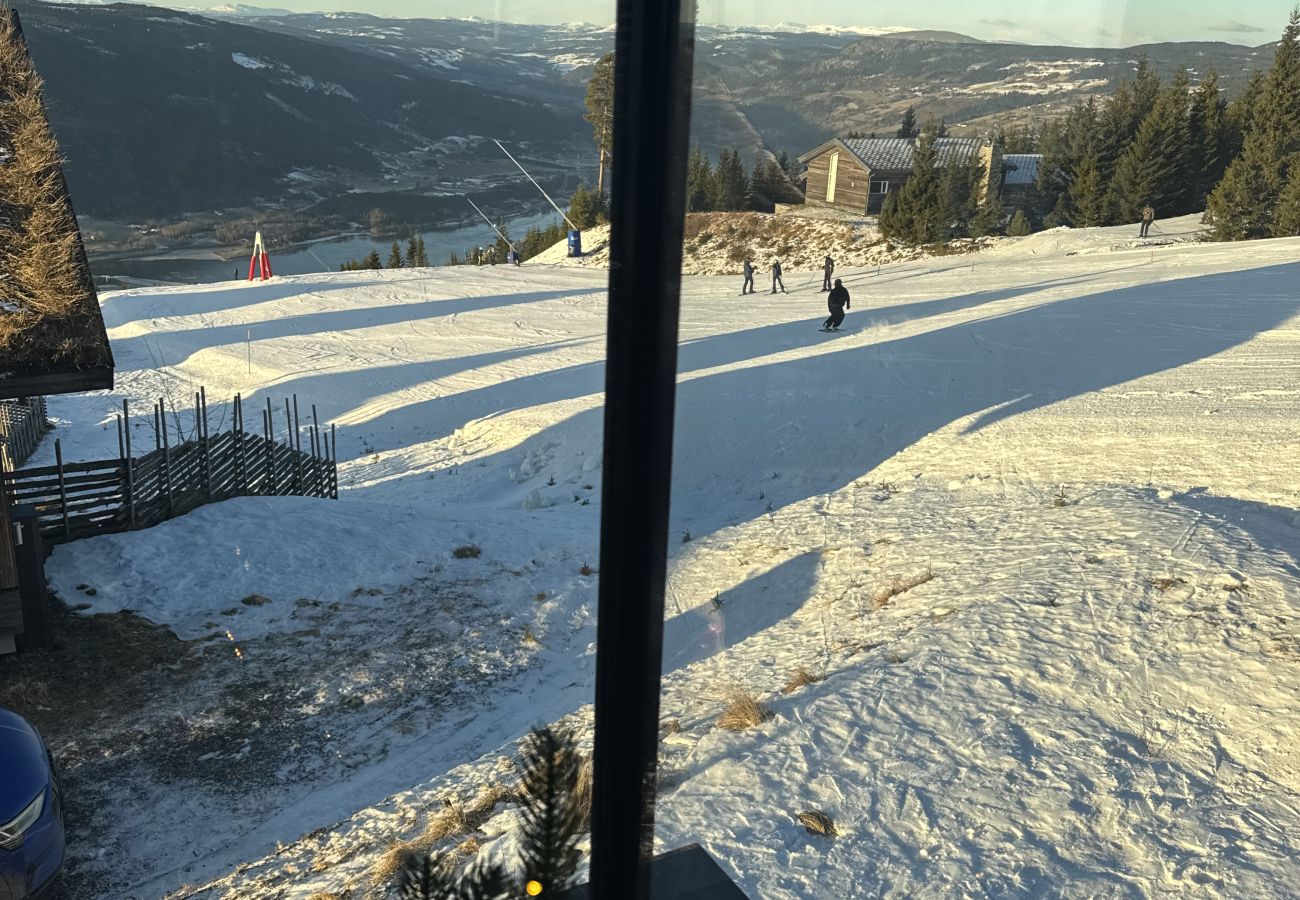 Hytte i Øyer - Beautiful Ski-in / Ski-out Cabin at the top of the mountain in Hafjell