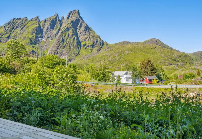 Hus i Ballstad - Skottinden view, Lofoten
